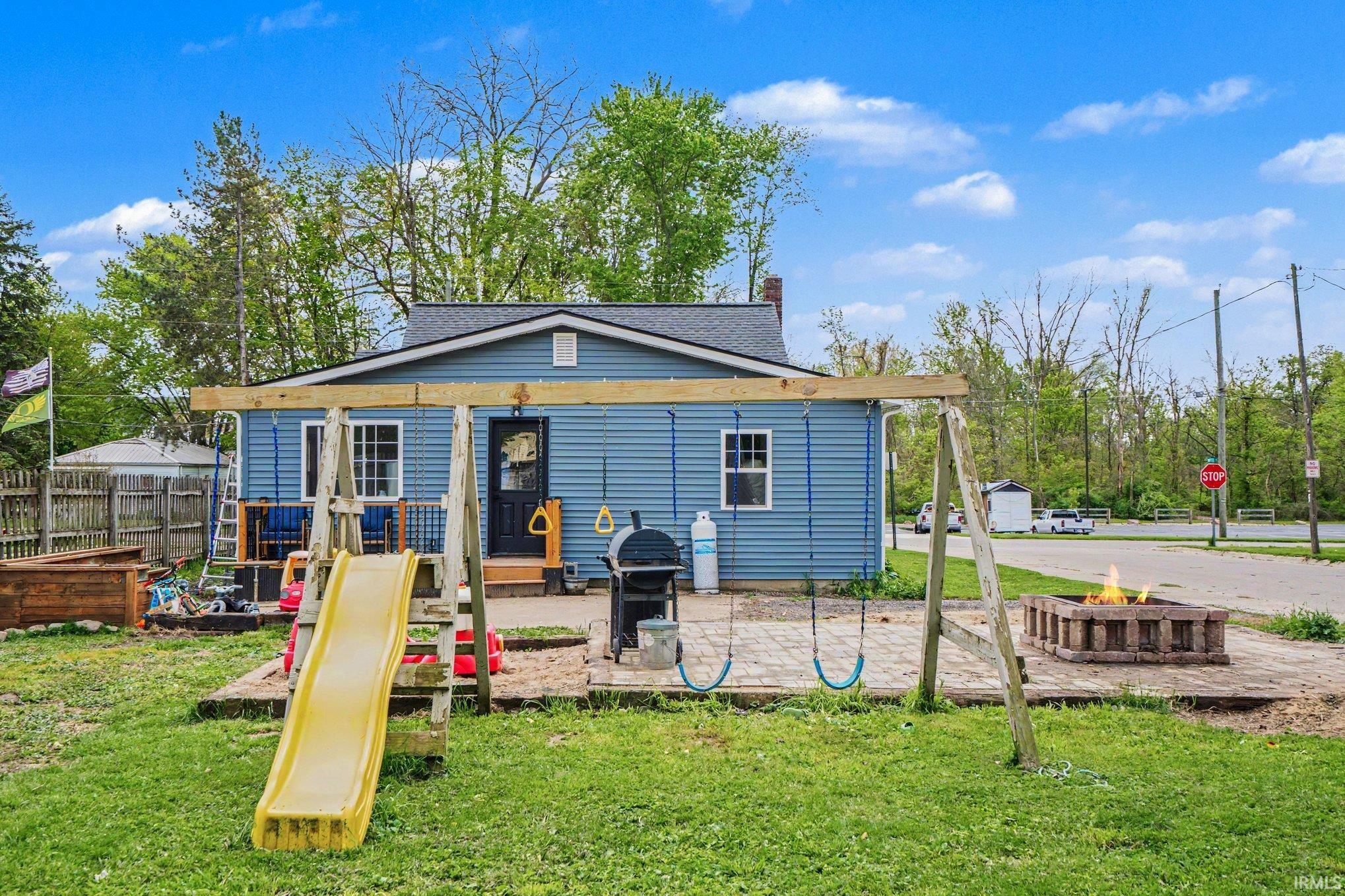 219 W Patterson Street Lakeville IN 46536