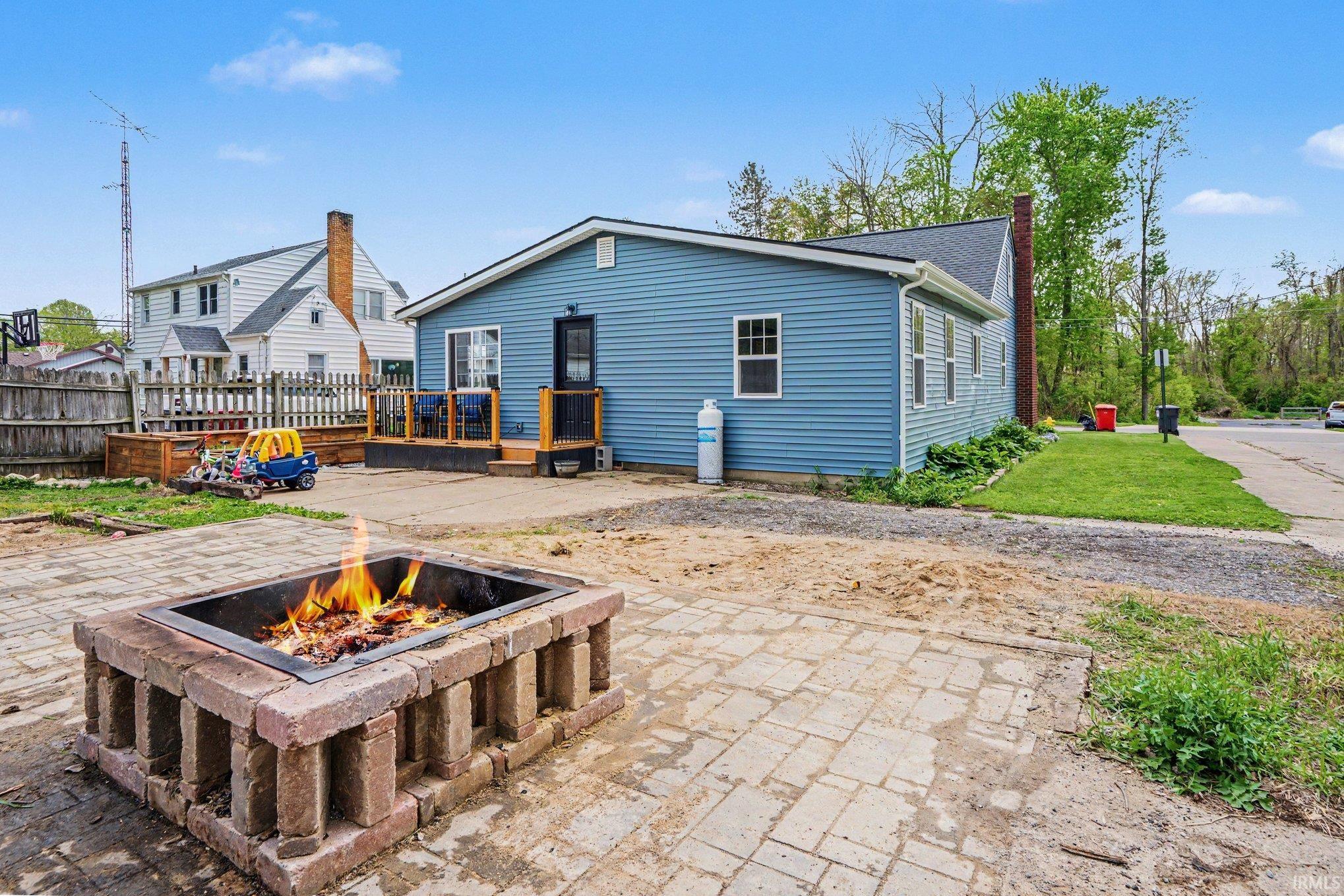 219 W Patterson Street Lakeville IN 46536