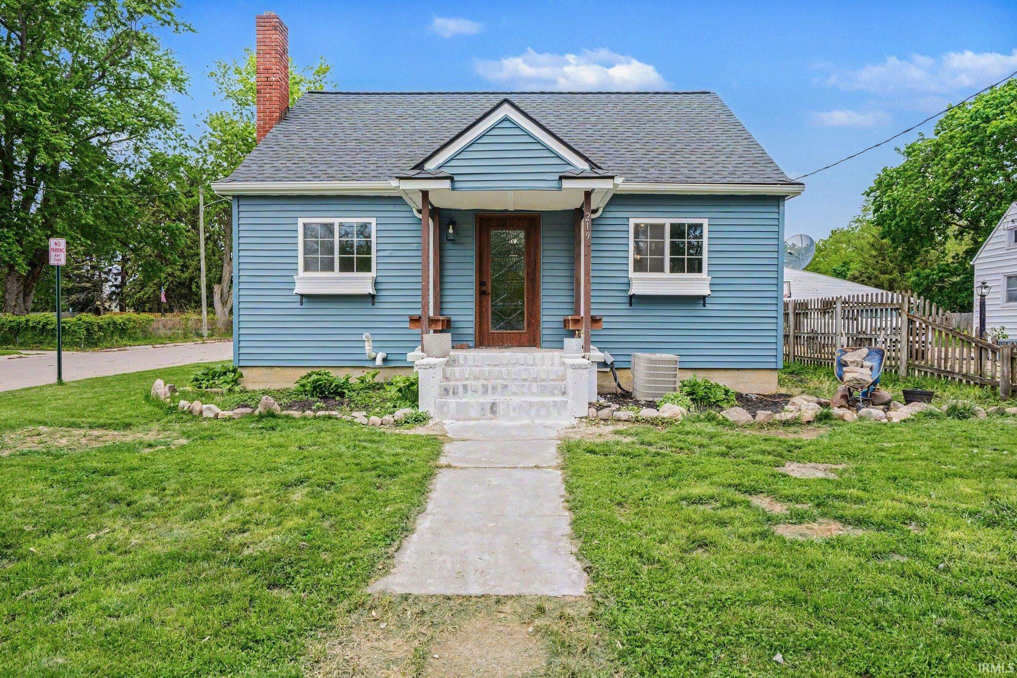 219 W Patterson Street Lakeville IN 46536