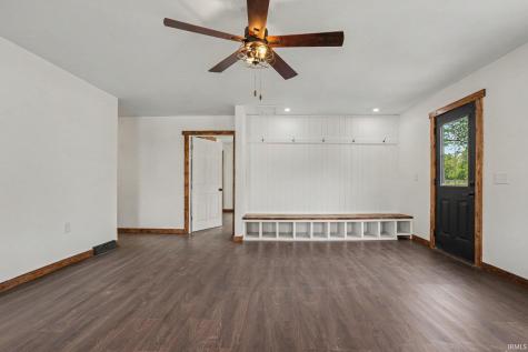 219 W Patterson Street Lakeville IN 46536