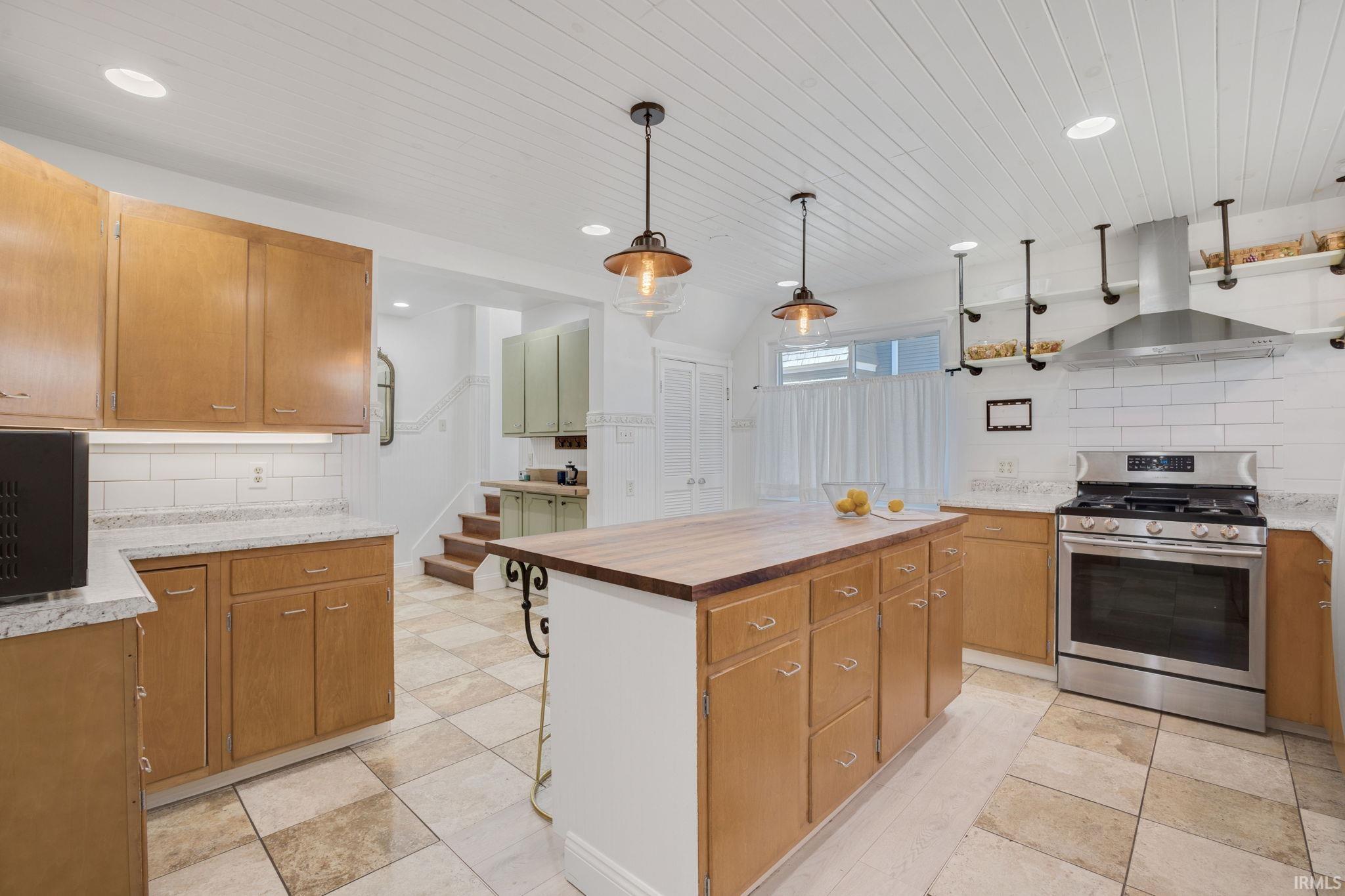 337 Edgewater Drive Mishawaka IN 46545