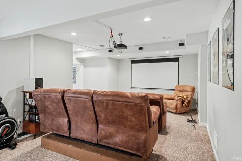 56 N Superior Avenue Warsaw IN 46582