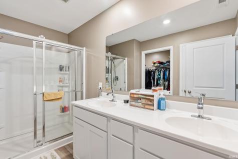 8105 Louna Drive Fort Wayne IN 46818
