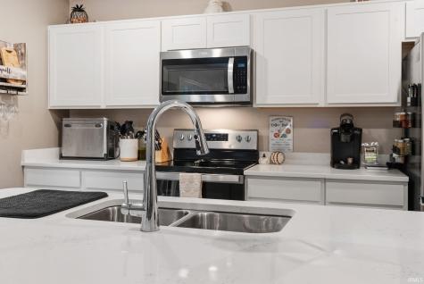 8105 Louna Drive Fort Wayne IN 46818