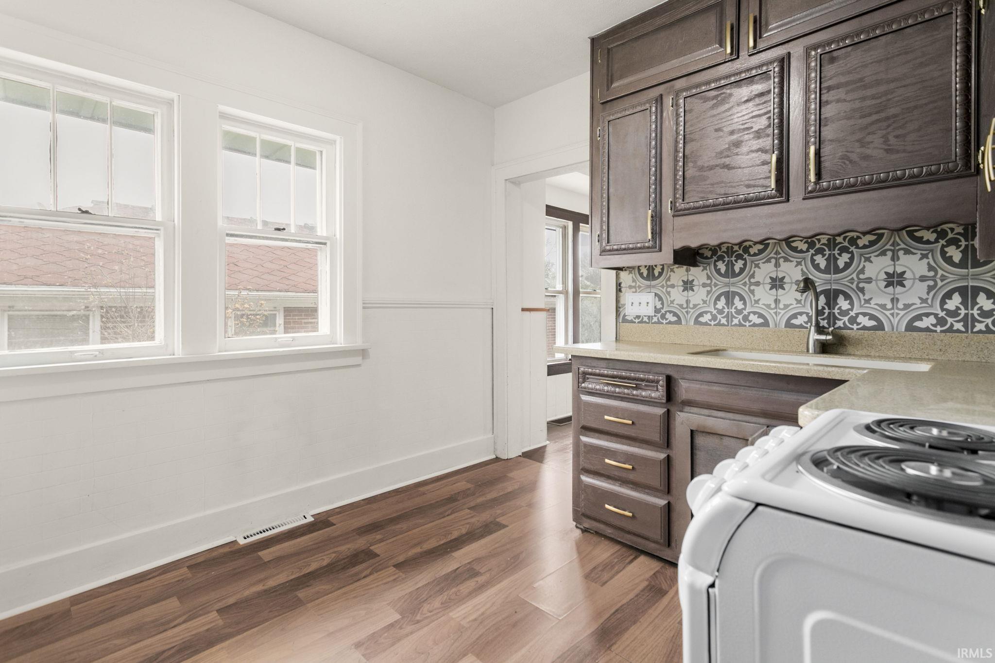 809 E Victoria Street South Bend IN 46614