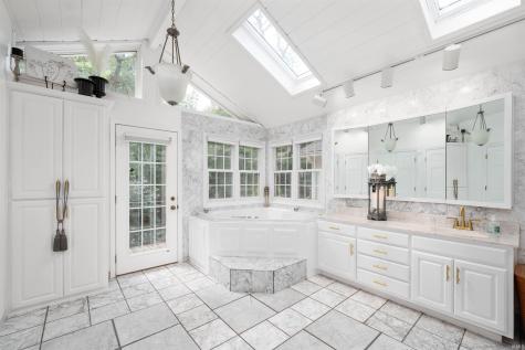 5107 Knollwood Lane Anderson IN 46011