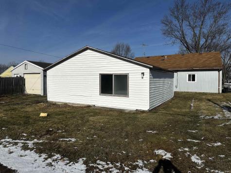 1023 W Cleveland Street Hartford City IN 47348