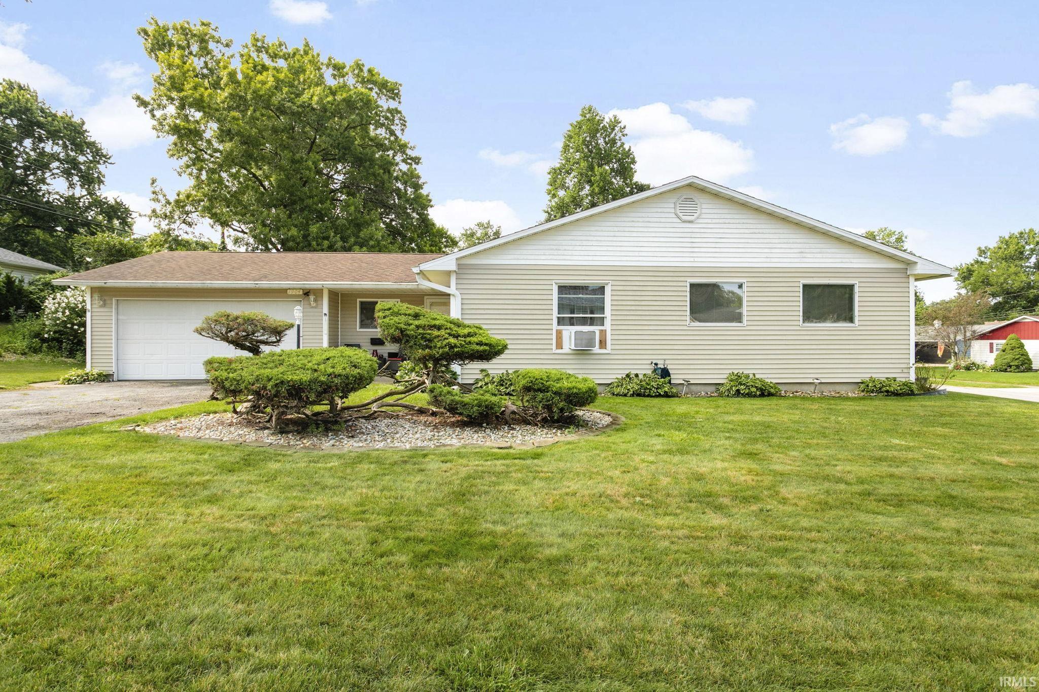 1904 Piedmont Way South Bend IN 46614