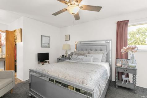 1904 Piedmont Way South Bend IN 46614