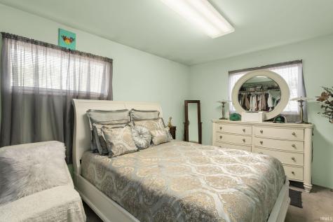 1904 Piedmont Way South Bend IN 46614