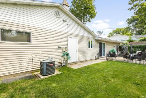 1904 Piedmont Way South Bend IN 46614
