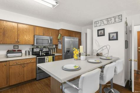 1904 Piedmont Way South Bend IN 46614