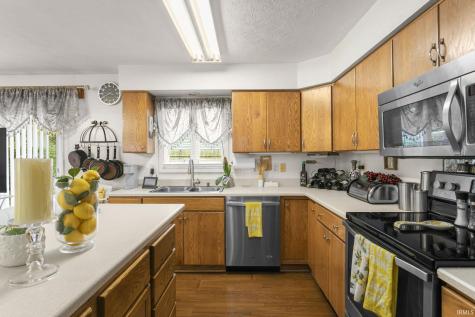 1904 Piedmont Way South Bend IN 46614