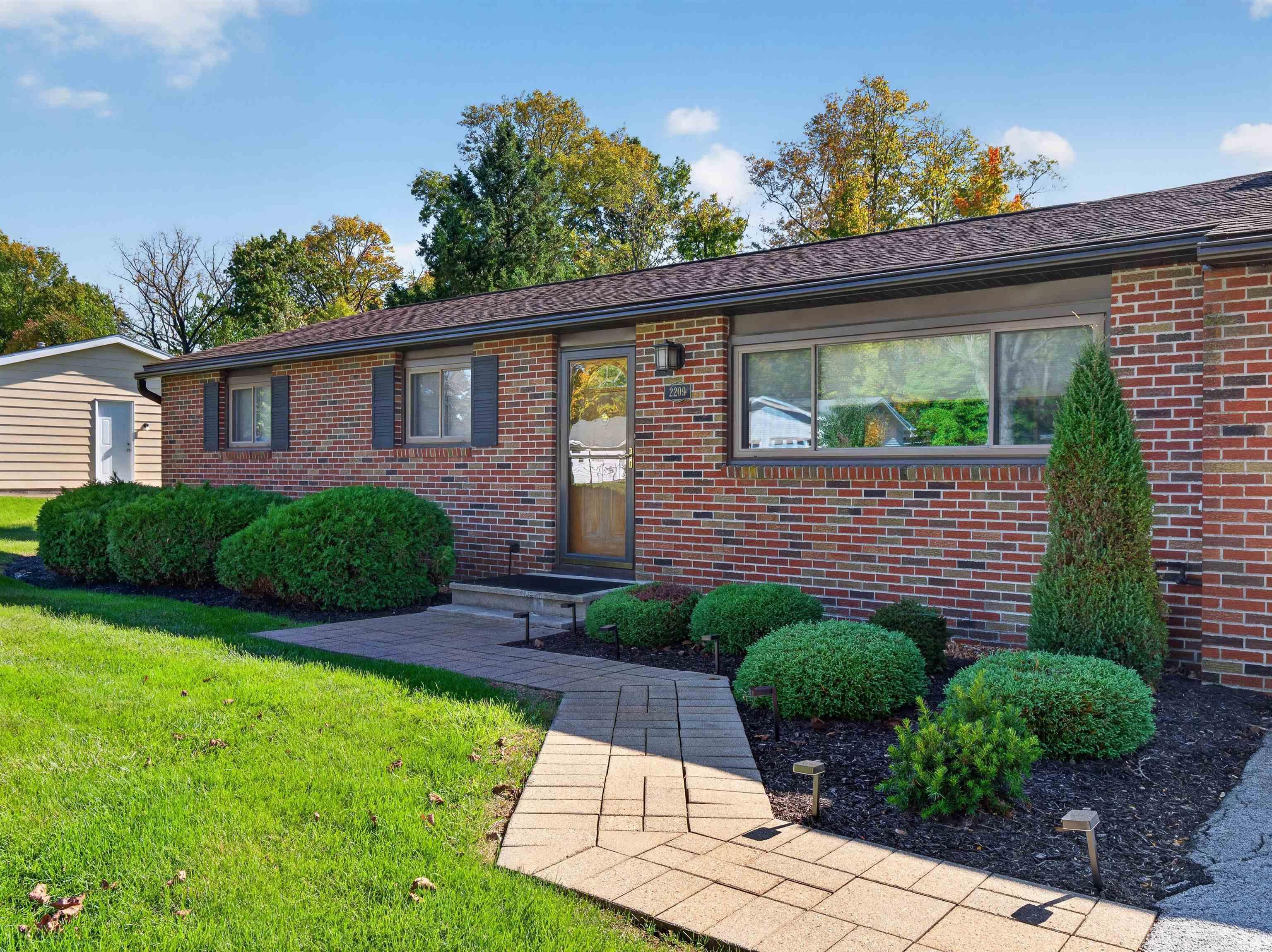 2209 Graham Drive Fort Wayne IN 46818