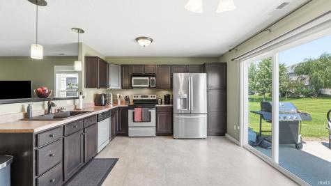1920 Black Bear Drive Fort Wayne IN 46808