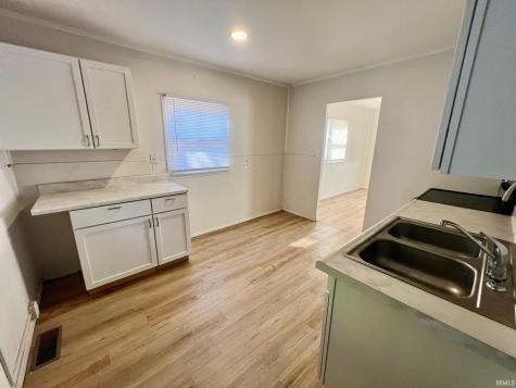 2413 N Fares Avenue Evansville IN 47710