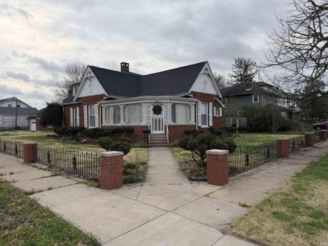 27 N Edwards Street Worthington IN 47471