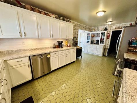27 N Edwards Street Worthington IN 47471