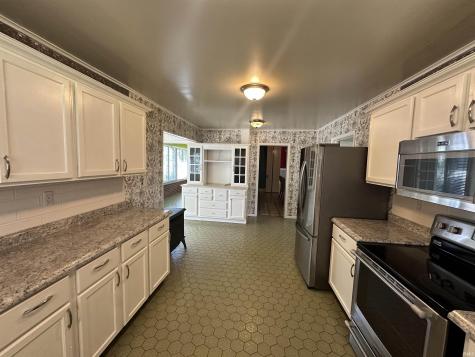 27 N Edwards Street Worthington IN 47471