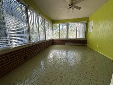 27 N Edwards Street Worthington IN 47471