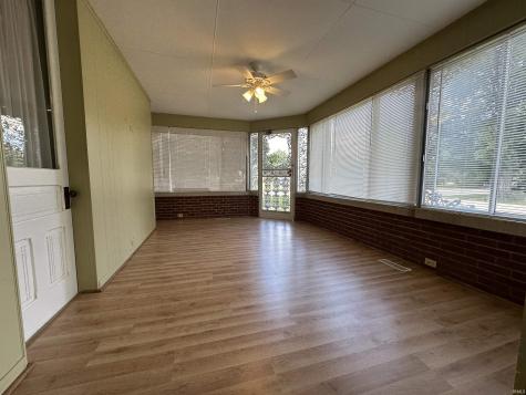 27 N Edwards Street Worthington IN 47471