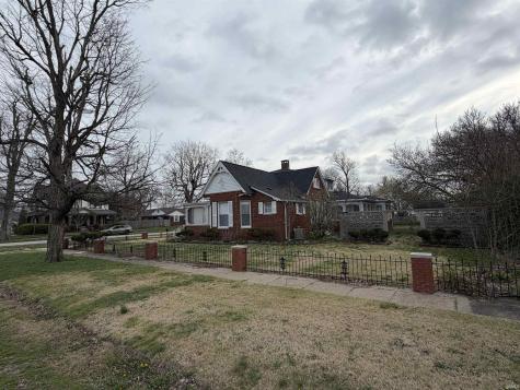 27 N Edwards Street Worthington IN 47471