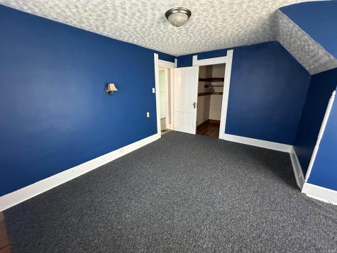 27 N Edwards Street Worthington IN 47471