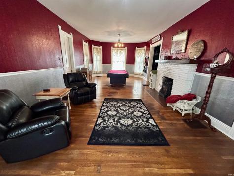 27 N Edwards Street Worthington IN 47471