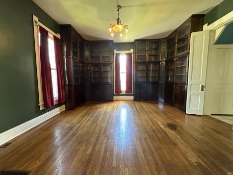 27 N Edwards Street Worthington IN 47471