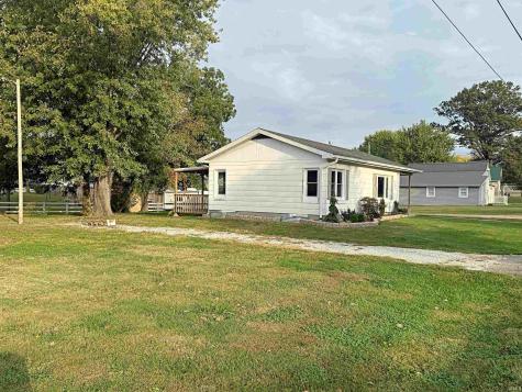 204 Poplar Street Loogootee IN 47553