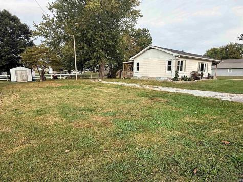 204 Poplar Street Loogootee IN 47553