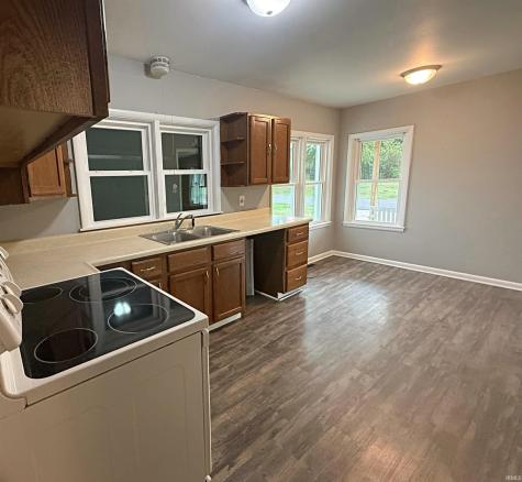 204 Poplar Street Loogootee IN 47553