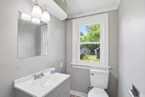 1123 Kinsmoor Avenue Fort Wayne IN 46807