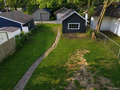 1123 Kinsmoor Avenue Fort Wayne IN 46807