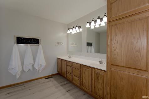 2712 E 400 N Huntington IN 46750