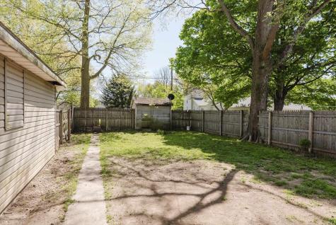 116 W 8th Street Matthews IN 46957