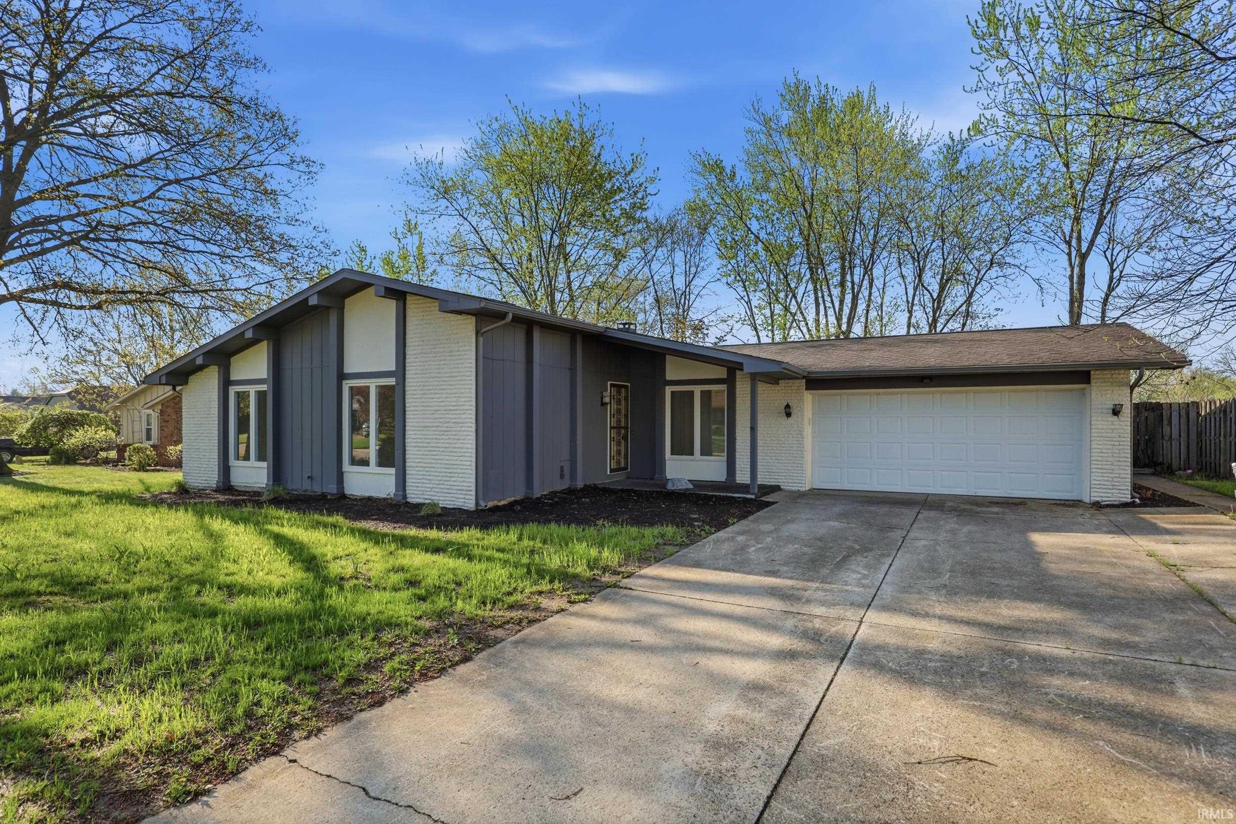 9529 Wolf River Place Fort Wayne IN 46804