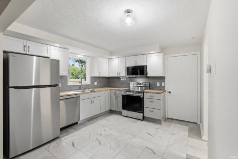 9529 Wolf River Place Fort Wayne IN 46804