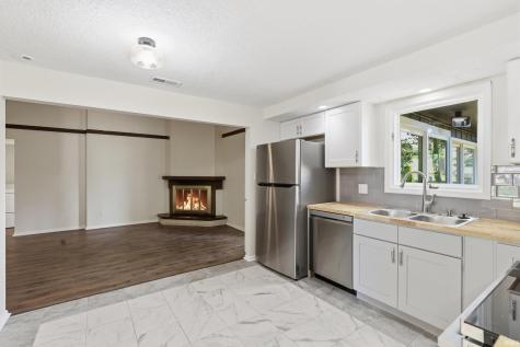 9529 Wolf River Place Fort Wayne IN 46804
