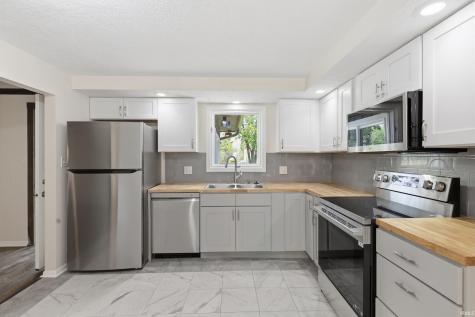 9529 Wolf River Place Fort Wayne IN 46804