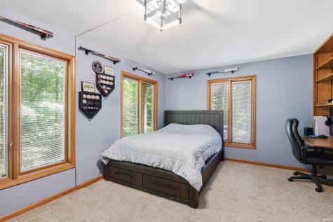 5721 Devils Hollow Road Fort Wayne IN 46814