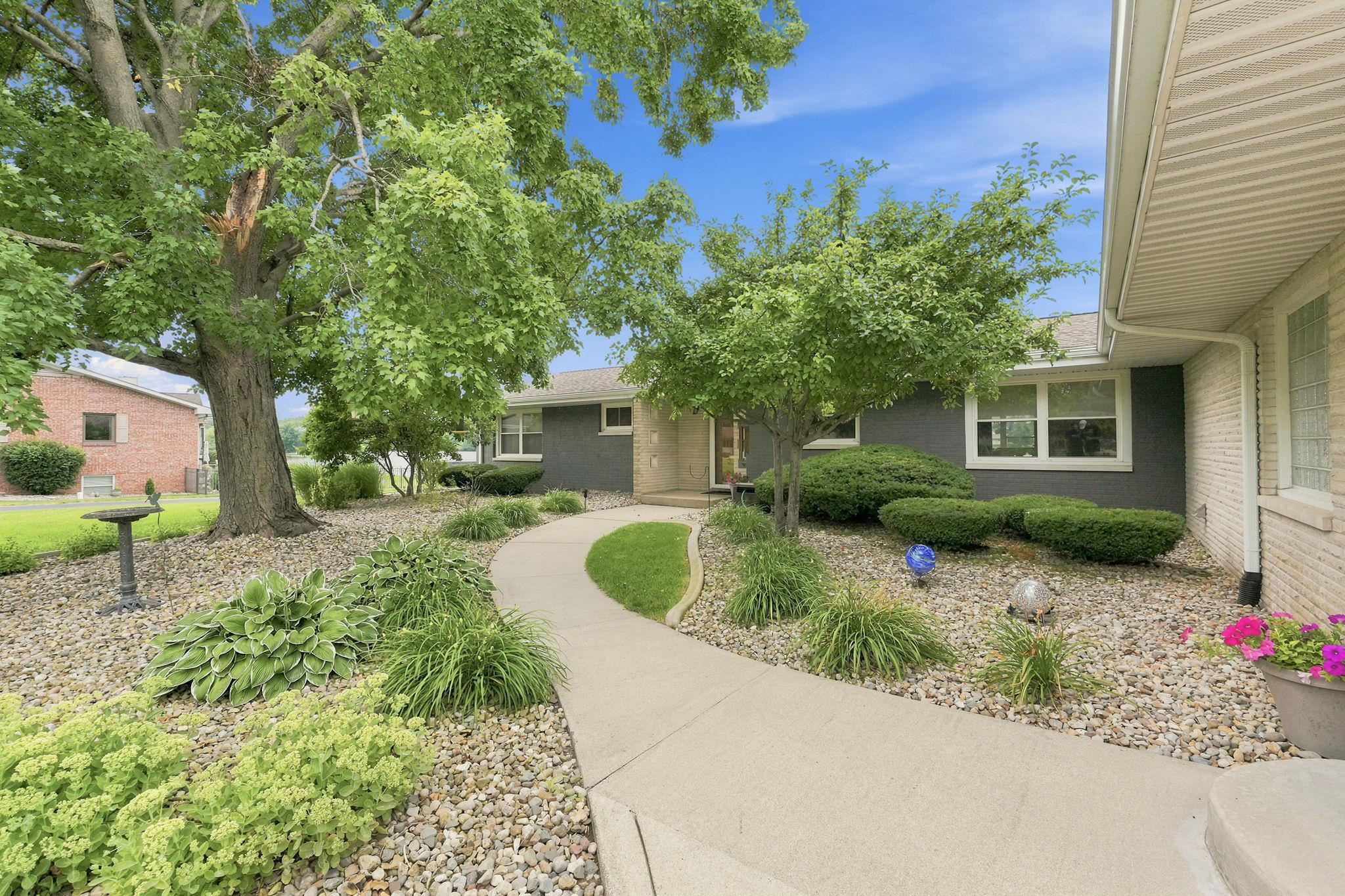 56045 Riverdale Drive Elkhart IN 46514