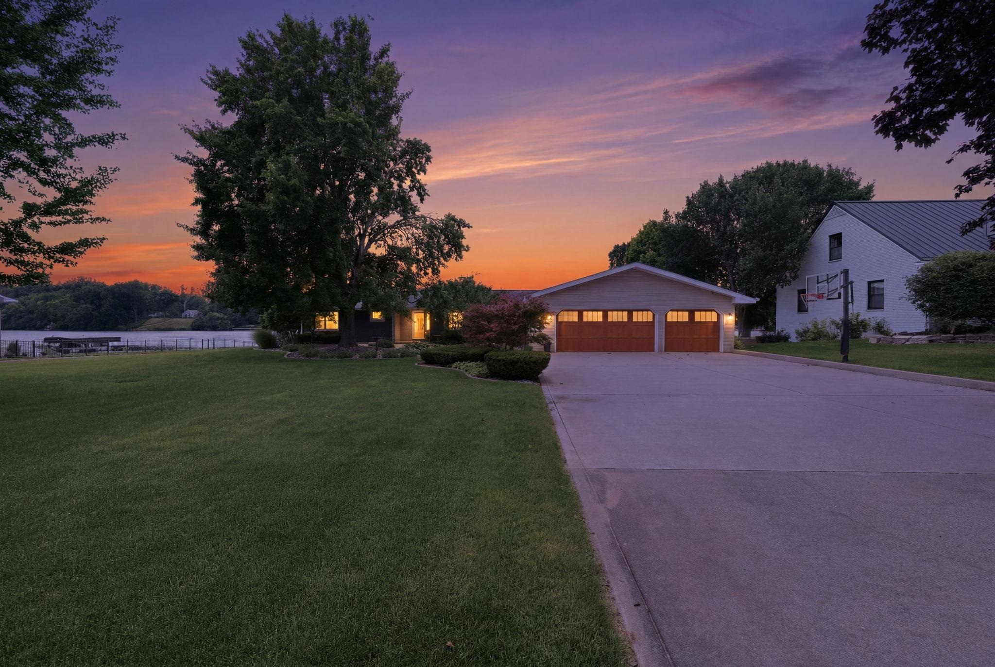56045 Riverdale Drive Elkhart IN 46514