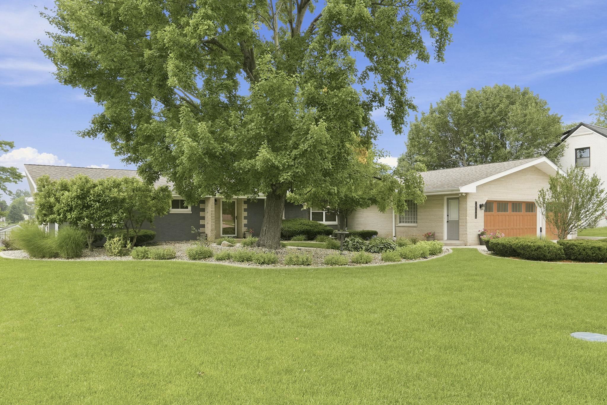 56045 Riverdale Drive Elkhart IN 46514