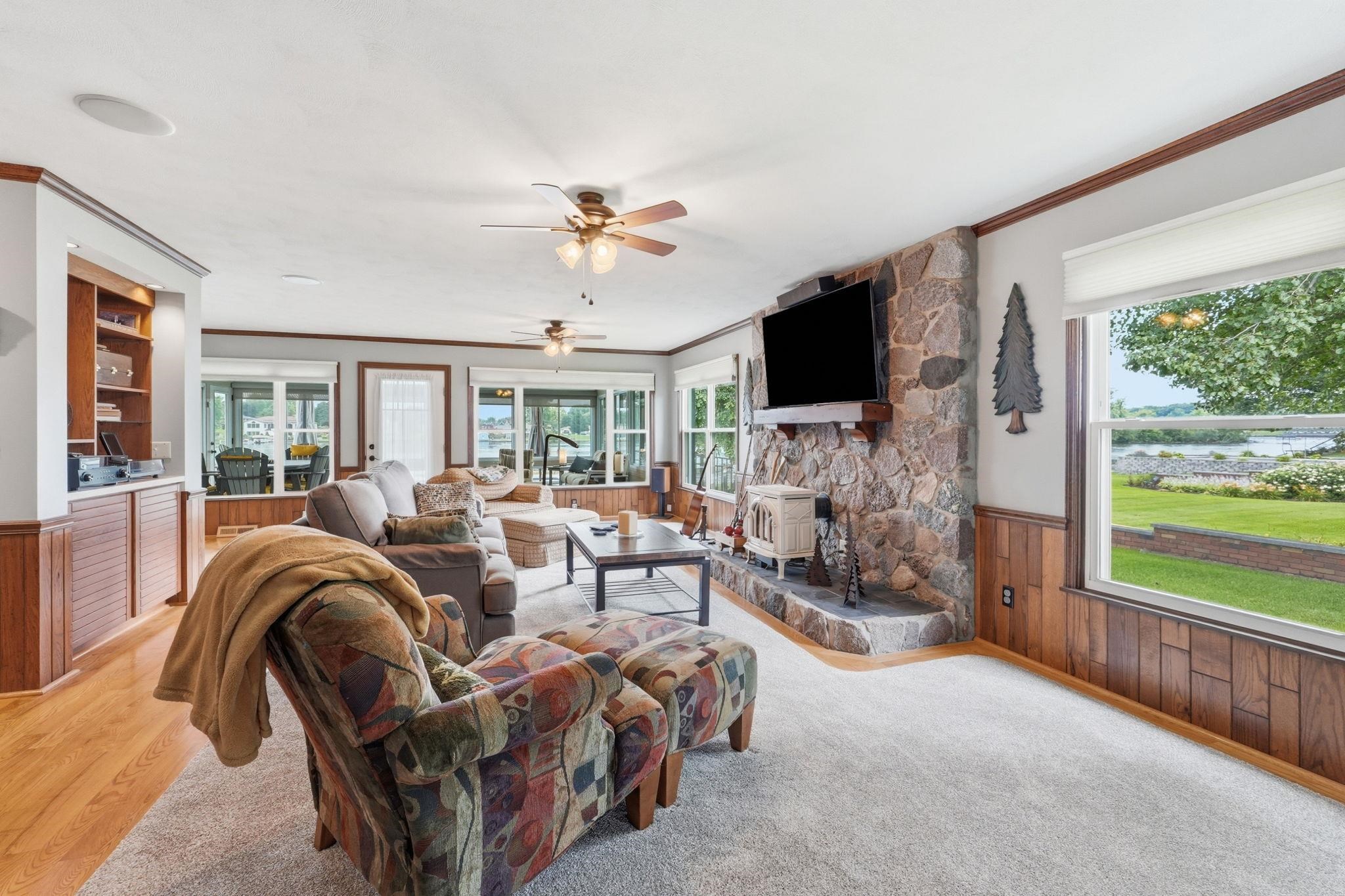 56045 Riverdale Drive Elkhart IN 46514
