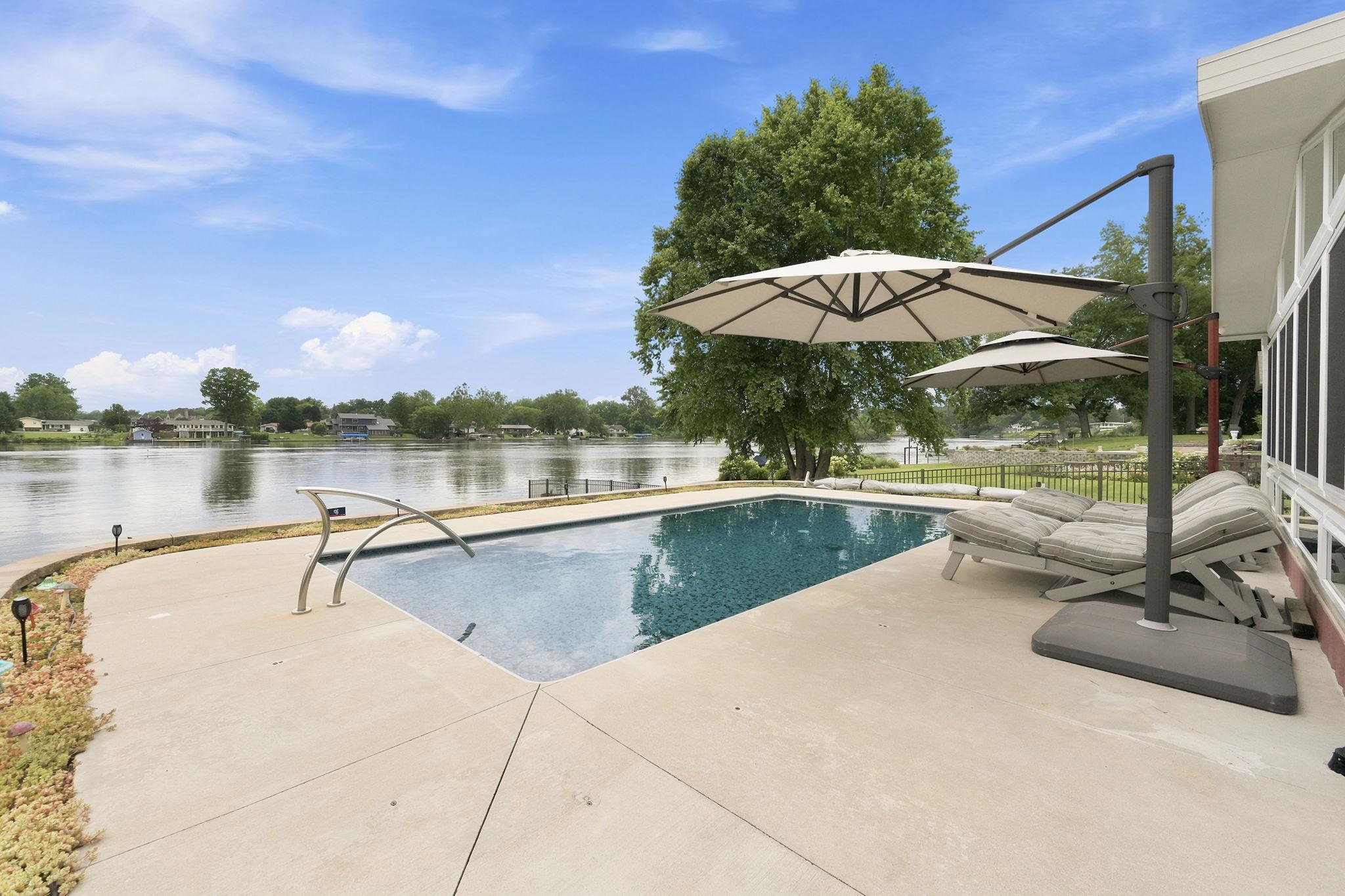 56045 Riverdale Drive Elkhart IN 46514