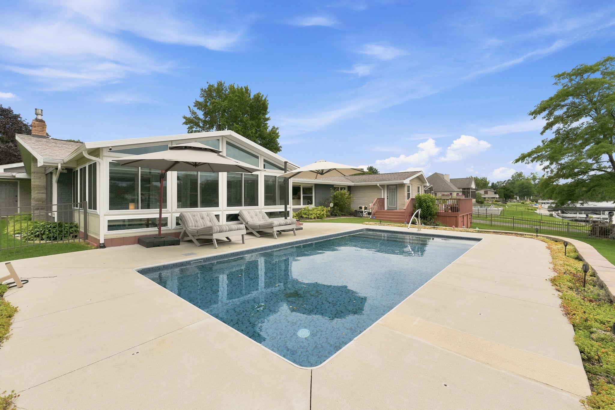 56045 Riverdale Drive Elkhart IN 46514