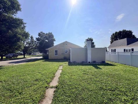 889 NE H Street Linton IN 47441