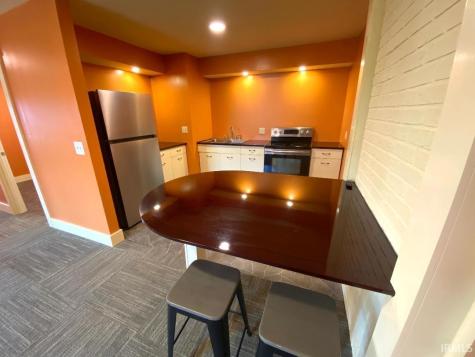956 SW C Street Linton IN 47441