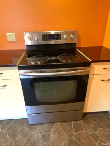956 SW C Street Linton IN 47441